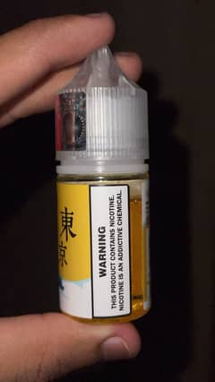 Freemax 2 devices and 1 tokyo 50 mg flawor