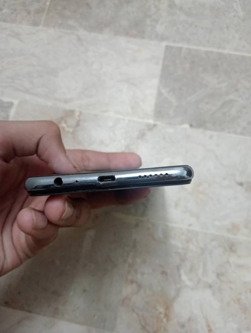 oppoF7 only panel broken not working condition 3