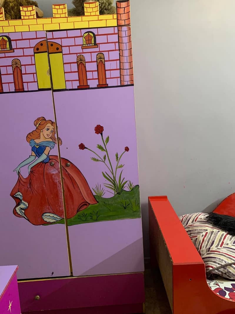 Cinderella bunk set with matching dressing table and cupboard 6