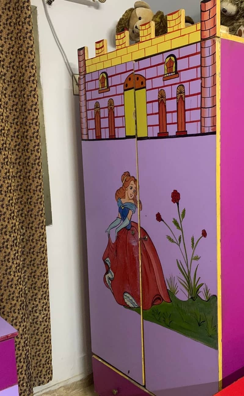 Cinderella bunk set with matching dressing table and cupboard 8