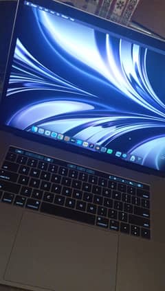 Apple Macbook pro 2017 corei7 16gb Ram 512ssd | Touchbar