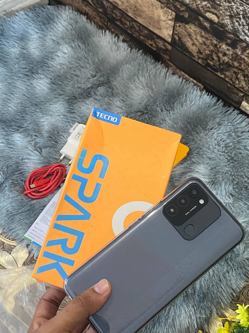 Tecno Spark 8c with box or original charger 0