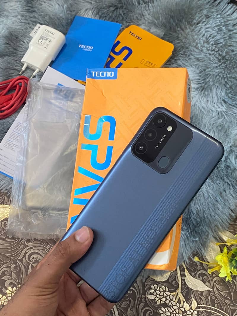 Tecno Spark 8c with box or original charger 4