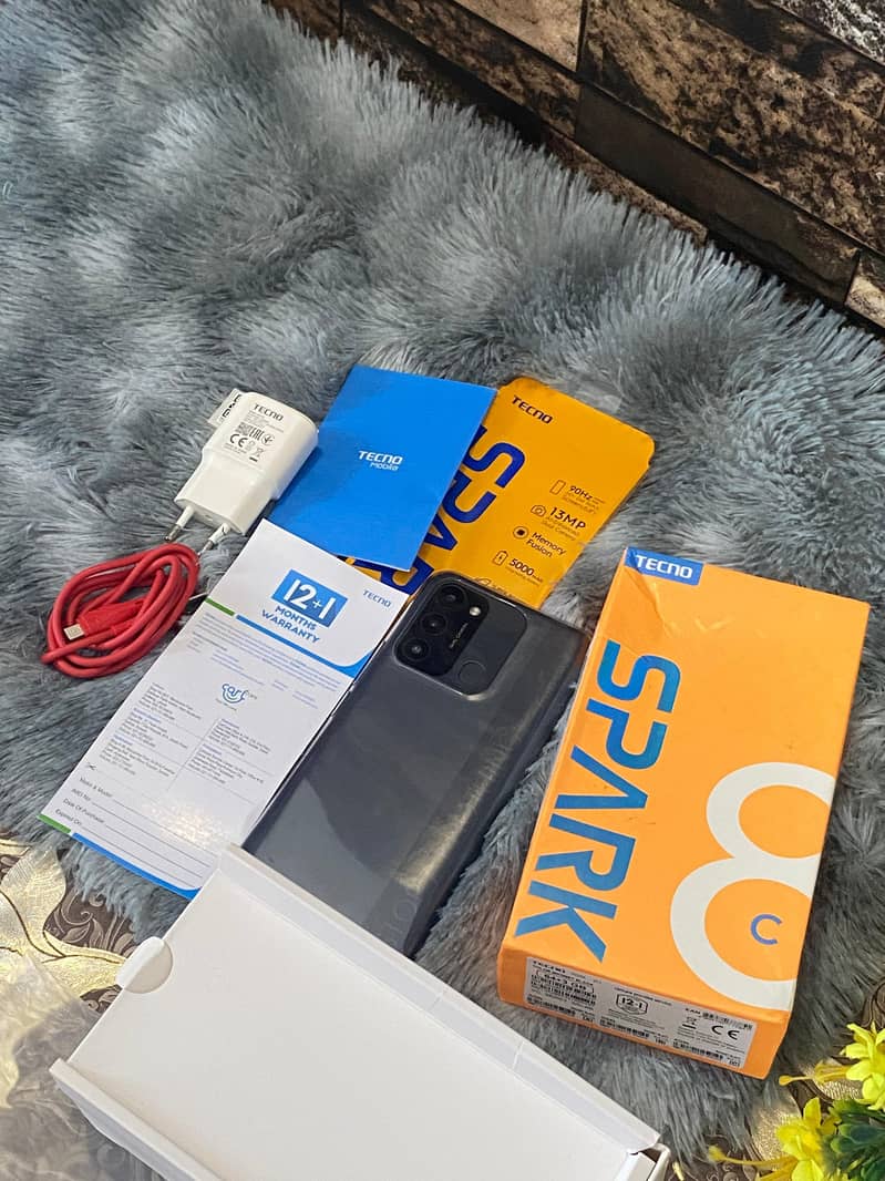 Tecno Spark 8c with box or original charger 16