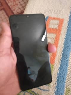 Huwaei p30 panel chiya kisi bhi kay pass mobile kharab ho