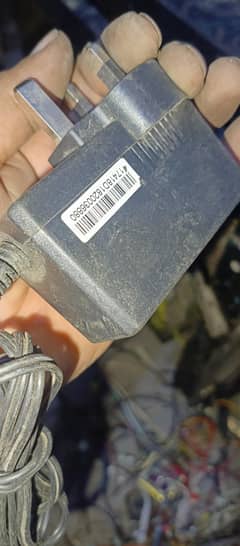 12v 2.5 amp power adopter branded