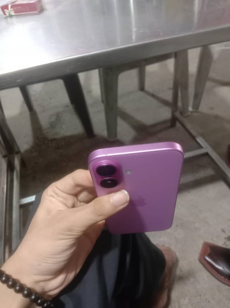 iPhone 16 regular with box 128 gb 10 by 10 condition pink color 4