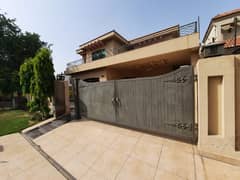 1 Kanal Elegant Bungalow For Rent In DHA Phase 3 Prime Location! Spacious Layout