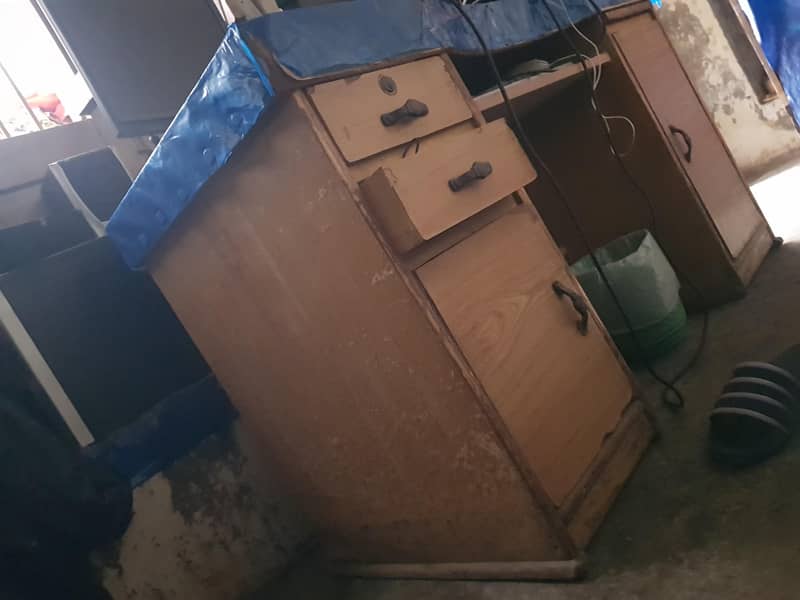computer table 3