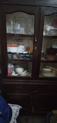 bartan wala showcas
