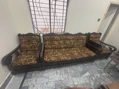 5 seater sofa for sale (Urgent Sale) 03190555773