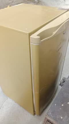 Mini Dowlance refrigerator single Door