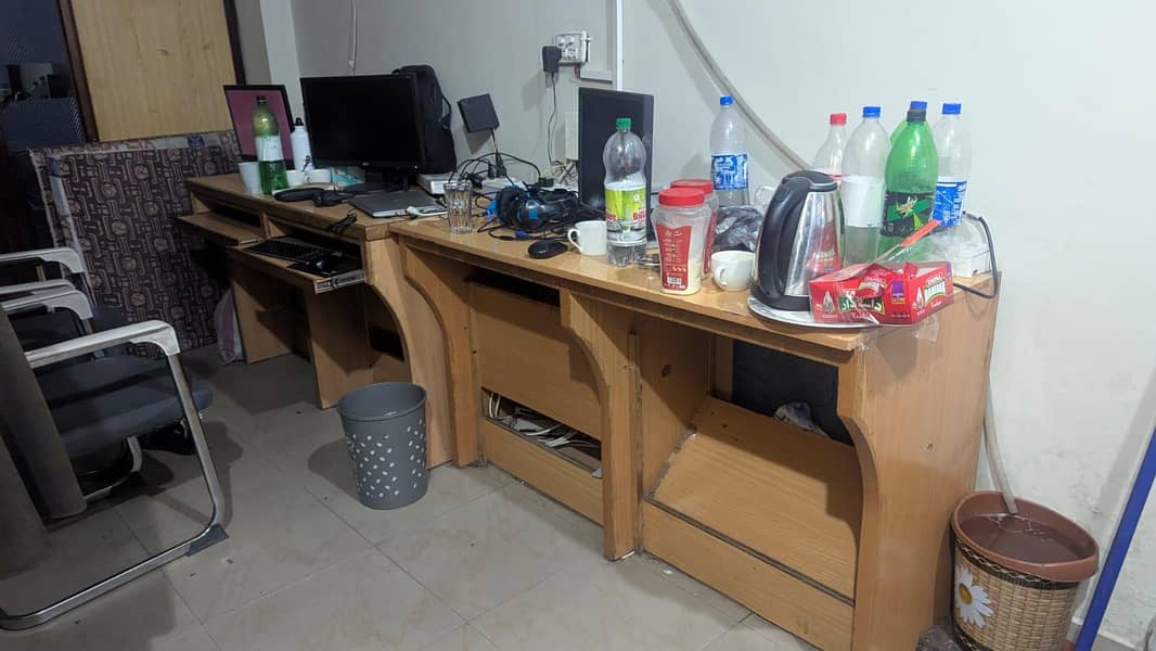 Computer Lab Tables for Sale in Good Condition 8
