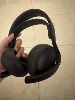 Pulse elite headset with travel pouch