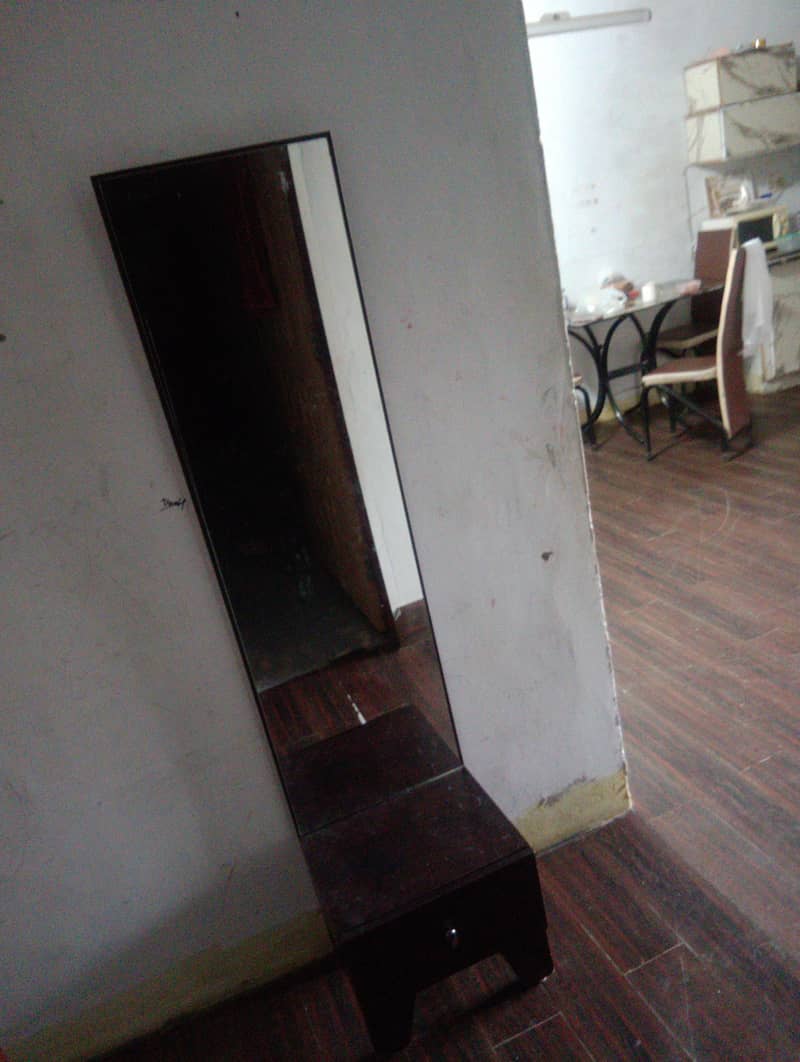 mini dressing table 1