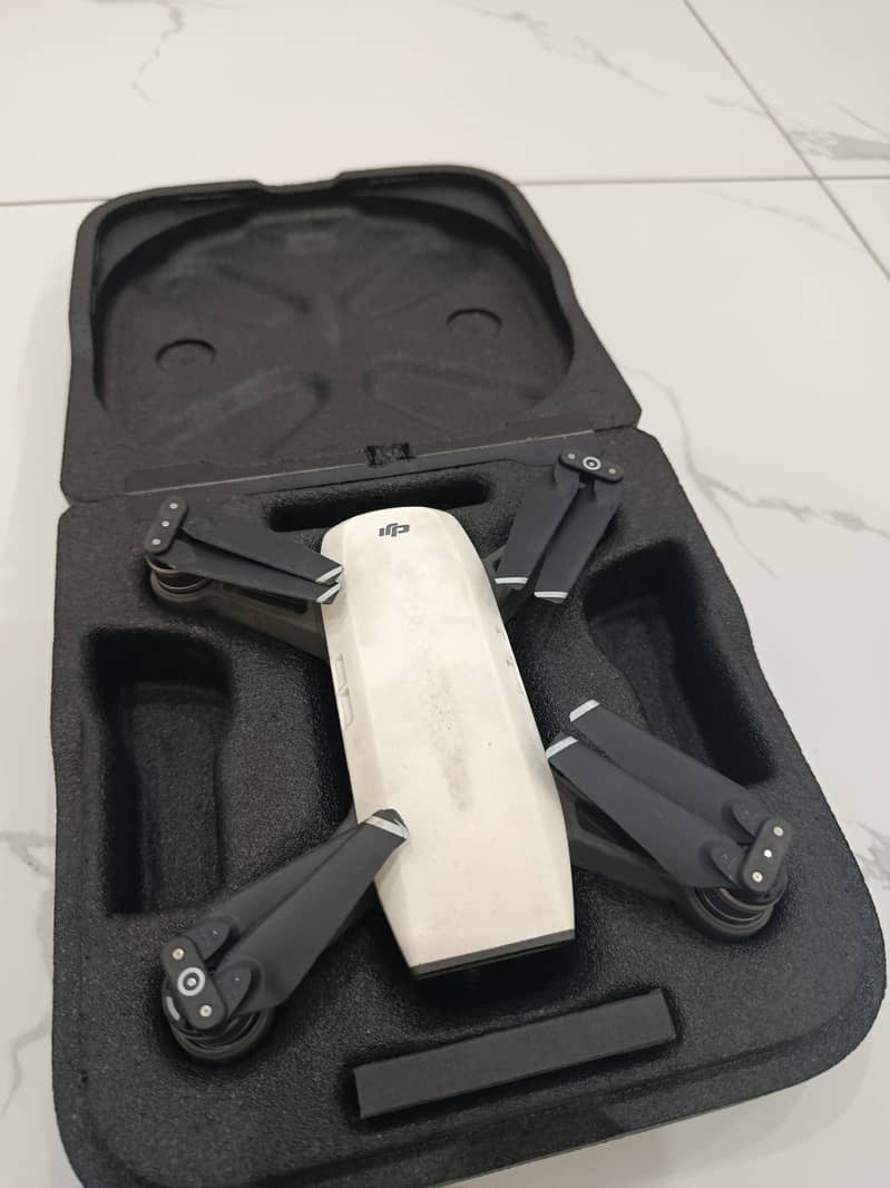 Dji Spark go drone with controller 0