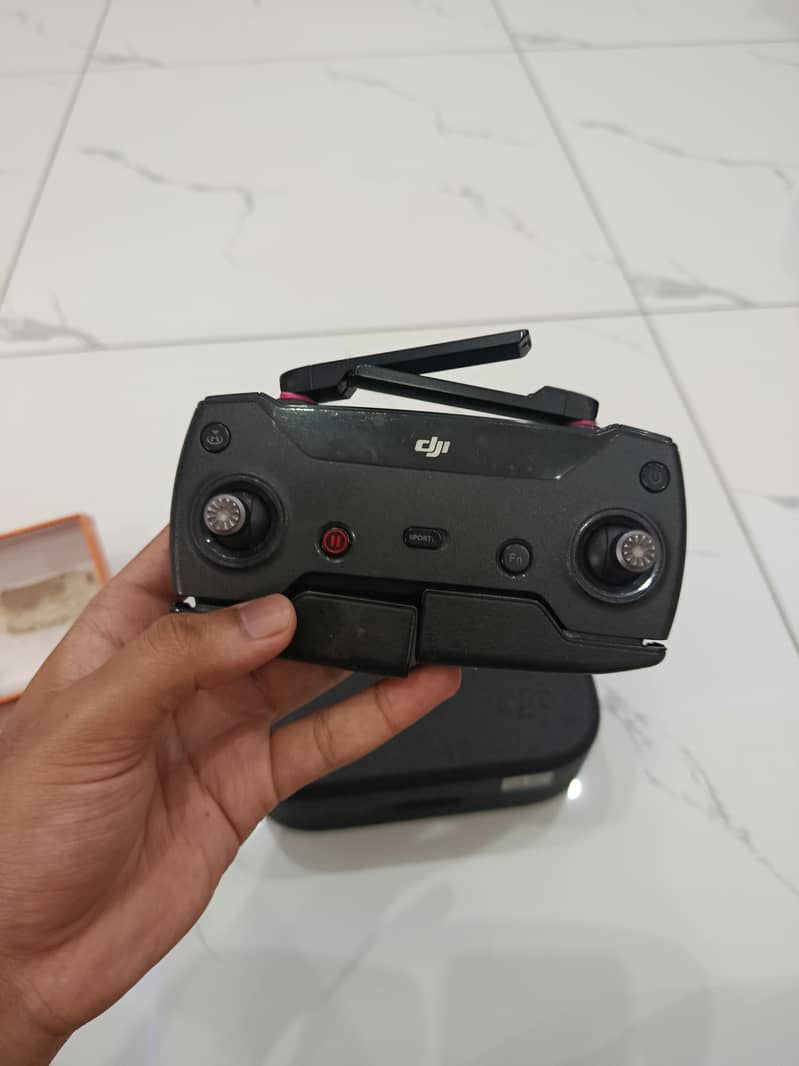 Dji Spark go drone with controller 9