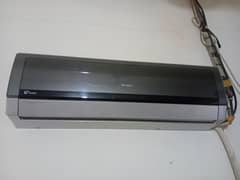 1.5 Ton Gree Inverter AC – Excellent Condition | Urgent Sale