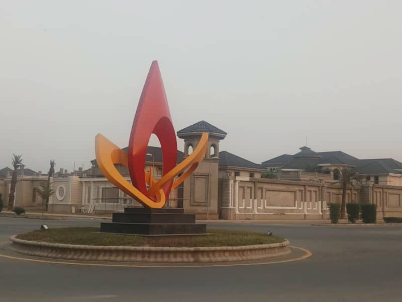 10 MARLA PLOT NUMBER 557 FOR SALE IN TALHA BLOCK BAHRIA TOWN LAHORE 1