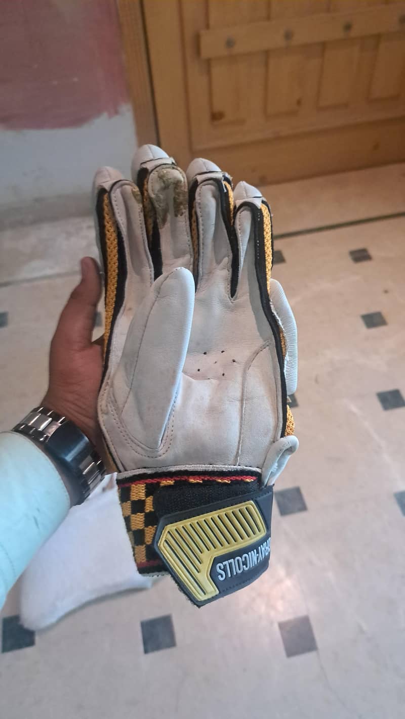 condition is good only 1 time use good quality 5