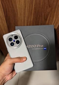VIVO X200 PRO 16/512 OFFICIAL PTA APPROVED WITH BOX AND VIP CARD
