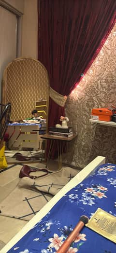 Mirror stand