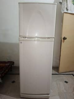 Fridge/Dawalance refrigerator