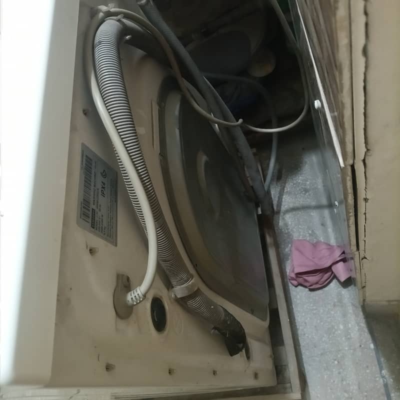 Samsung fully automatic machine 6kg front load in a good condition 1