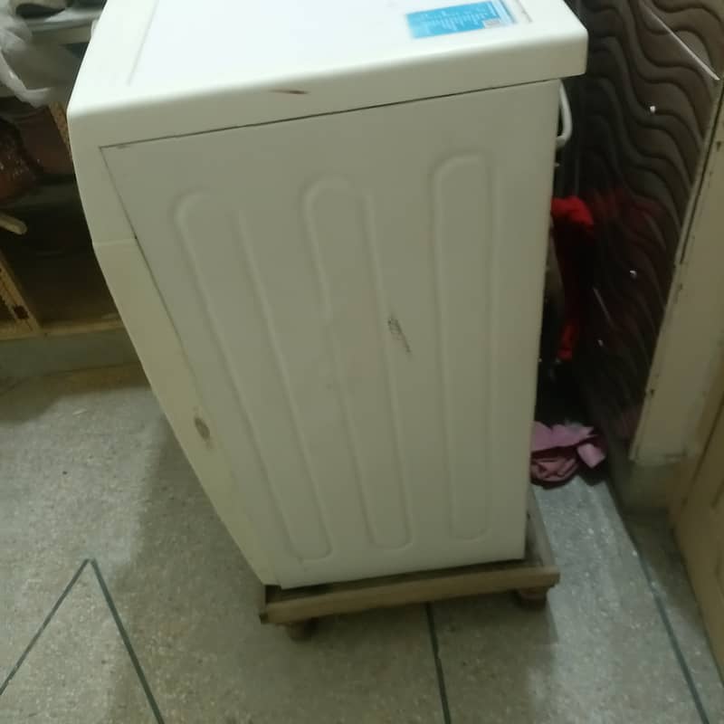 Samsung fully automatic machine 6kg front load in a good condition 2