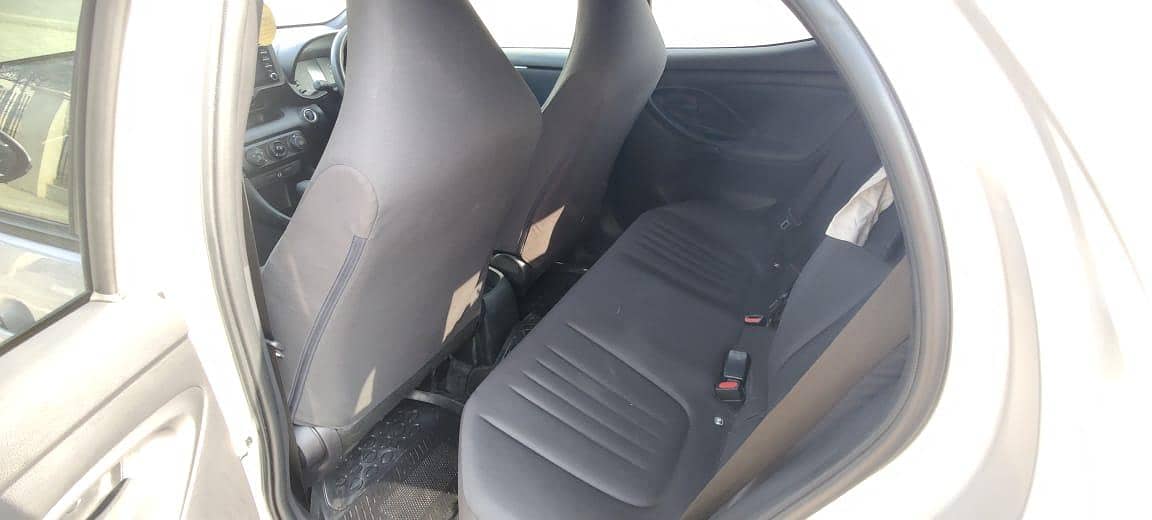 Yaris hatchback 4