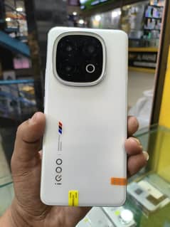 vivo IQ 13