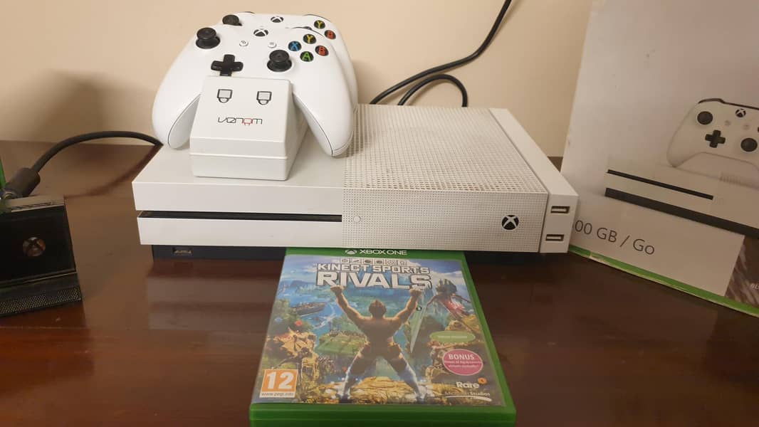 Xbox 1s with kinect  sensor for sell 2