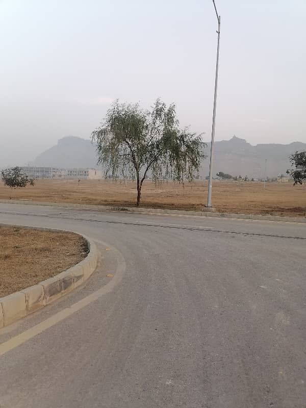 30x60 Solid Plot in Faisal Hills C Block 6
