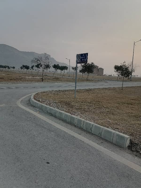 30x60 Solid Plot in Faisal Hills C Block 7