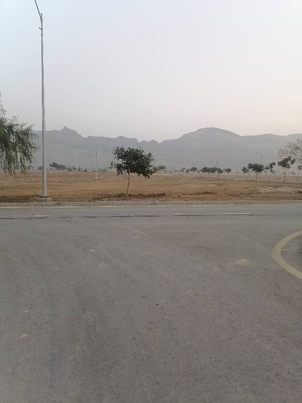 30x60 Solid Plot in Faisal Hills C Block 8