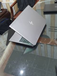 HP zBook g5. i7 8 H. 4gb Graphics Card. Touch Secreen