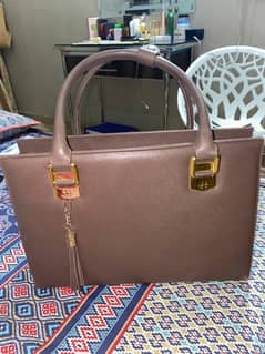Slightly used Hub leather Bag