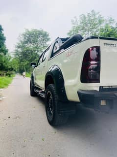 toyota hilux vigo