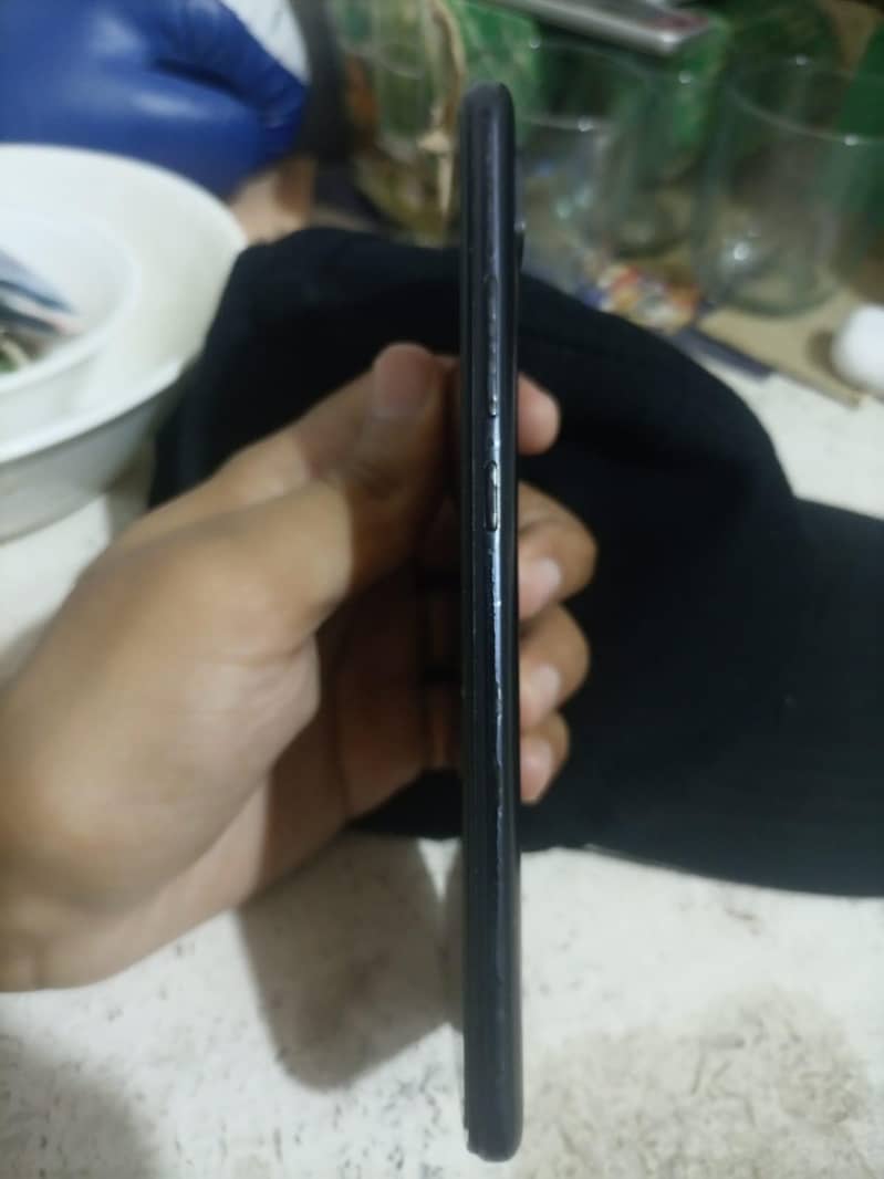 Good condition not open one hand use 1