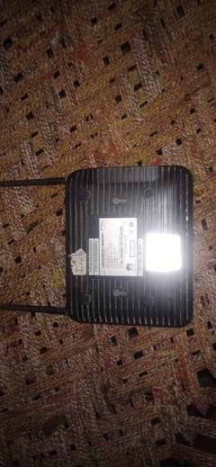 2 Huawei wifi router full ok no open no reper 8000 pkr 03007375364