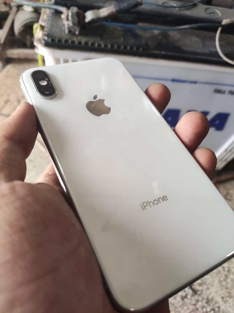 iPhone Xs 64Gb LL/A model exchange possible with iphone up model 0