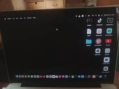 MACKBOOK PRO 2013 WITH ORIGNEL CHARGER AND MICK.    EXCHANG POSSIBLE