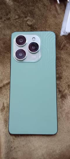 Tecno Spark 20 pro (4 months Official Warranty)