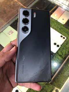 Tecno camon 40