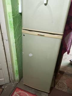 urgent for Sale Dawlance refrigerator