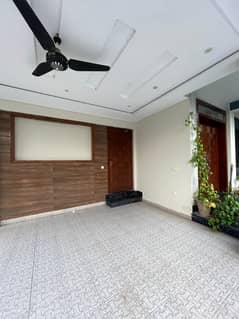 Bahria Enclave C 1Kanal Upper Portion House Available For Rent
