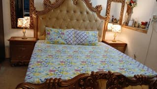 Bed With sidetable and dressing table