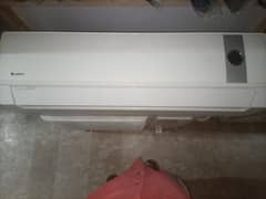 2 ton Gree non inverter