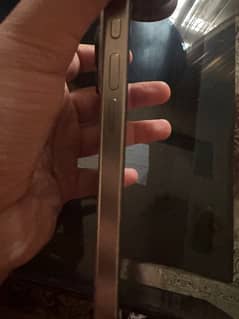 Iphone 15 pro natural titanium