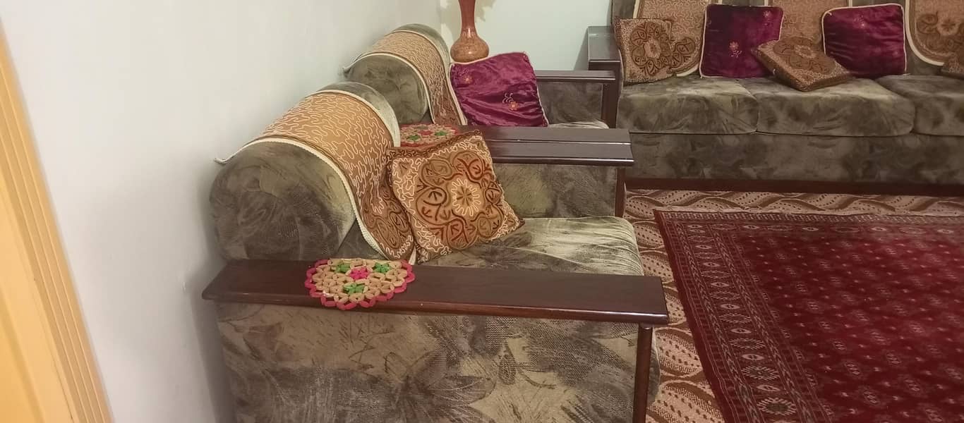 3-Seater and 2 Single Sofas Set – Neat & Comfortable 1